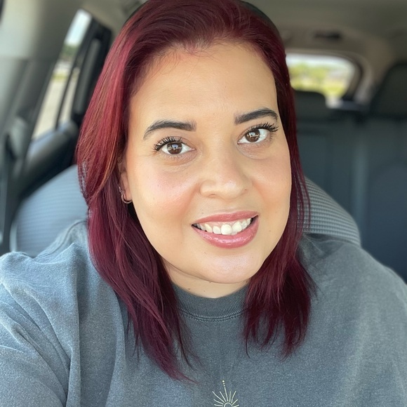 Meet Your Posher: Danielle ❤️ - Picture 1 of 1